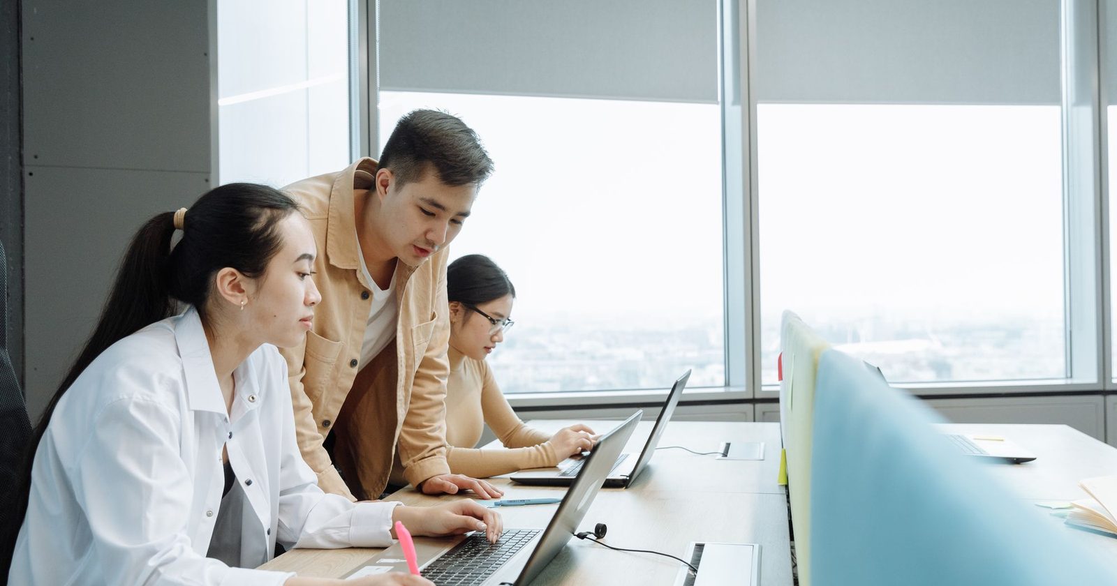 Đào tạo AI cho nhân viên: dạy gì để 30 ngày sau còn dùng